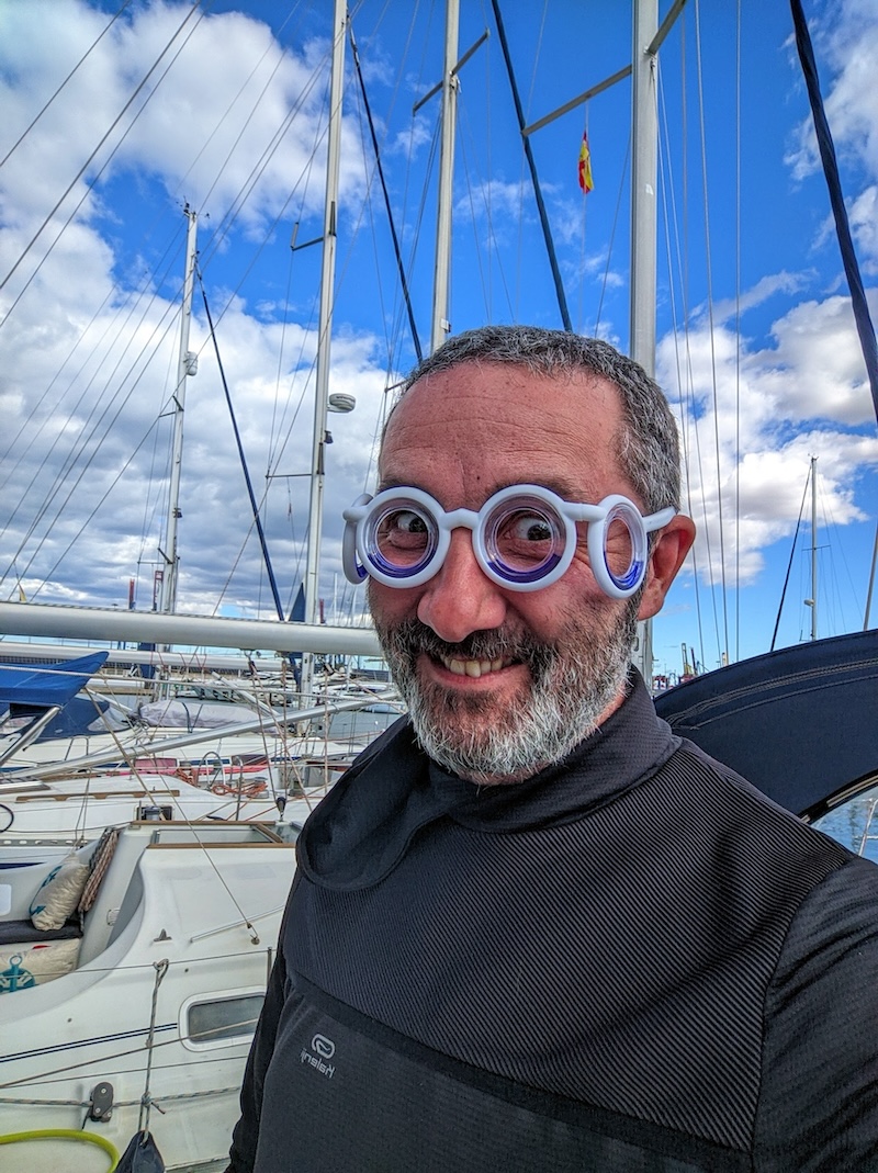 Anti-seasickness goggles